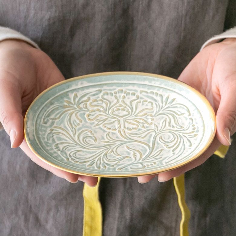 【有田焼】花唐草彫り 楕円皿 ハクア 16㎝